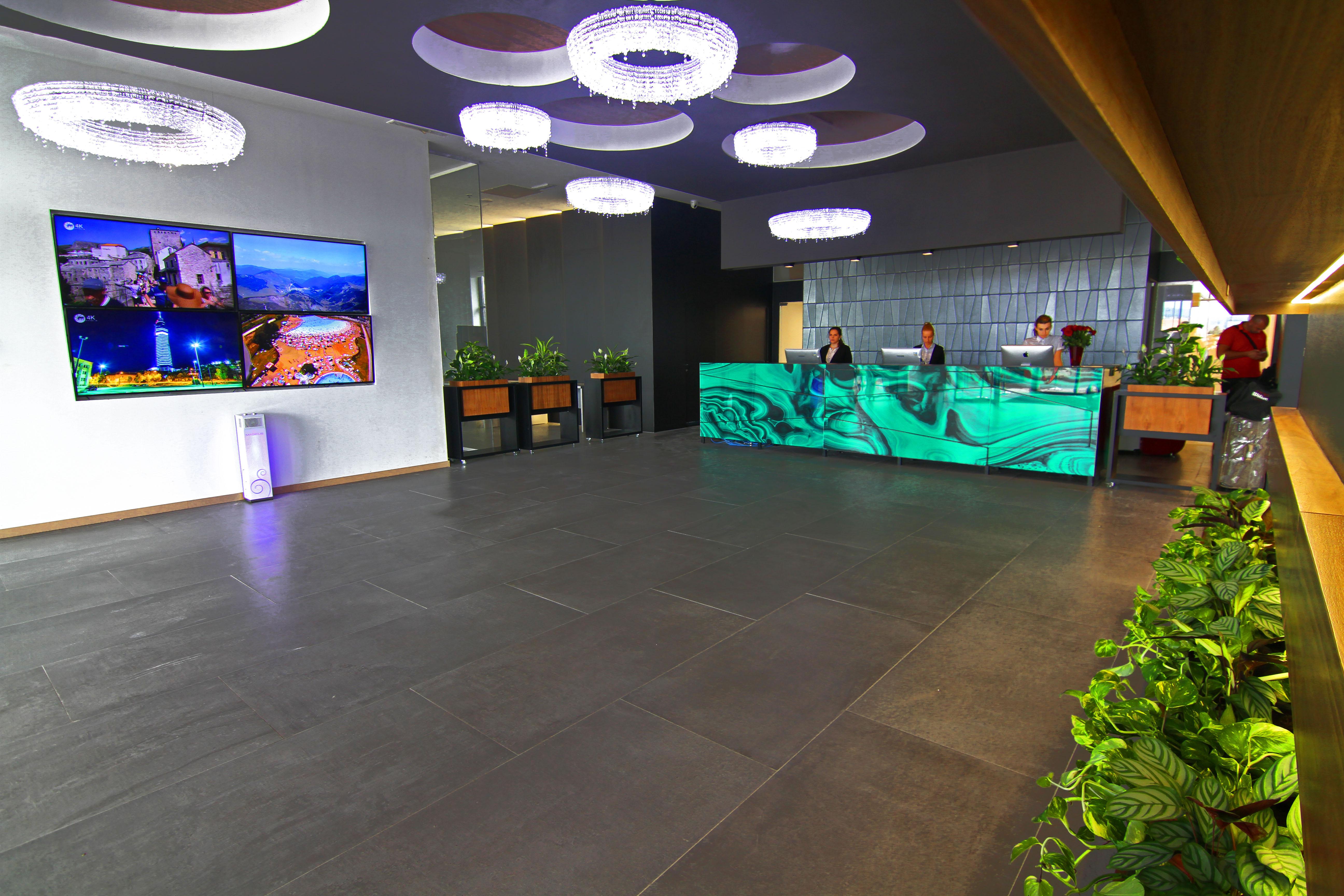 Hotel Hills Sarajevo Congress & Thermal Spa Resort Exterior photo The lobby of the airport