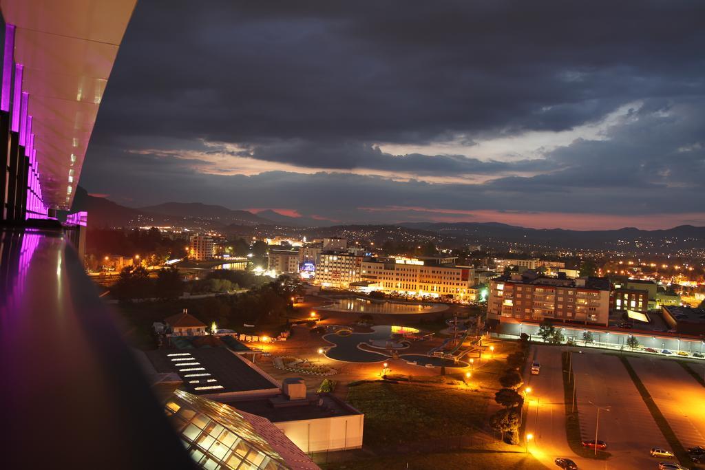 Hotel Hills Sarajevo Congress & Thermal Spa Resort Exterior photo View of the city from the hotel